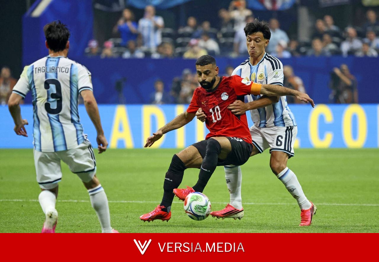 تعليق نجم روسي حول هدف مصر الملغى يعيد نشره علاء مبارك ونجيب ساويرس